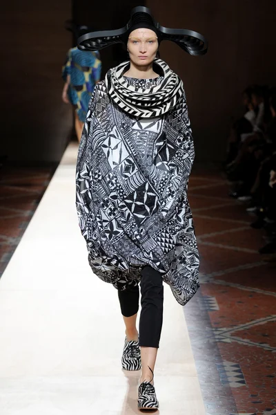 Look 29
